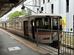 甲府で身延線に乗り換えです。