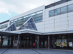 東舞鶴駅のデザインも素敵です。