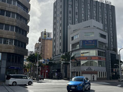 旭橋から歩いて国際通りへ

年末年始に来た時、5ヶ月後に再び来るなんて
思ってもいなかったな～