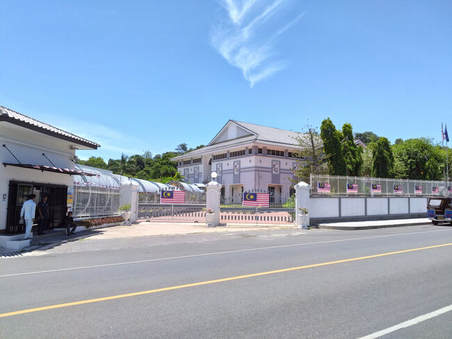 これはマレーシア総領事館です。<br />こんなところにあるんですね。