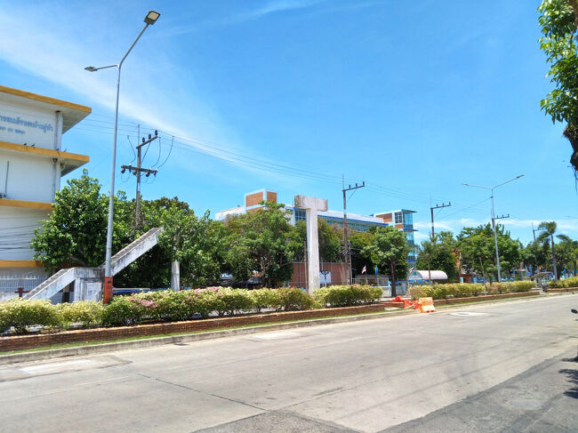 帰りのロットゥは地球の歩き方に乗っているこの辺から出ていました。<br />行きは35バーツだったのに帰りは34バーツという謎の価格設定。