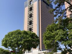 ウィキペディアによると、"群馬県庁舎" は、

『1999年（平成11年）6月に竣工した超高層ビルで、耐震性や環境への調和に配慮した建物である。設計は佐藤総合計画。33階建てで高さは153メートル。

北関東で最も高い建築物である。

都道府県本庁舎としては東京都庁舎に次ぐ高さで、県庁舎に限れば日本一である。』とのこと

https://ja.wikipedia.org/wiki/%E7%BE%A4%E9%A6%AC%E7%9C%8C%E5%BA%81%E8%88%8E