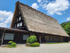岐阜に住んで　数十年。

初めて来ました、　白川郷。
