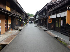 ・・・・・こういうところは 夜が早い。