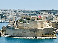 真正面には聖アンジェロ砦 Fort St. Angelo。
マルタ騎士団の最初の本拠地です。
