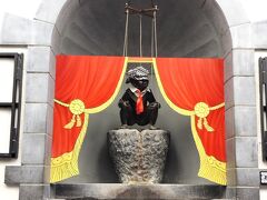ジャンネケ ピスは今日もマリオネットになっていました。