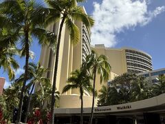 入国審査は MPCを使いサクサク
俗に言う、厳しいとか1人旅がどうのとかは無く
いつも通り滞在日数、ホテル名、食べ物持っているか？大金は持ってないか？
ただ女性管理官に当たったのでヤバとは思ったけどね
(メガネ玉ねぎ頭が。。。らしいです）

JAL、羽田便はとても近いゲートに着くので
荷物も早いです
(その点、ANAとかは遠いから。。しんどいな）

最後の関所
関税の場所も難なくスルー
(ここで一度カモーンと呼ばれ。。酷い目にあった）

てなわけで、出発ロービーに下がり
UVERにてシェラトンワイキキに

＄28.91 (￥4,246）
ちょっと高めでしたが、こればっかりは運なので致し方なし

