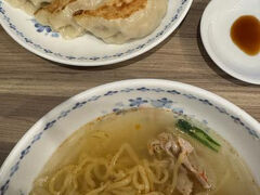 日本での最後の食事は餃子・ラーメン