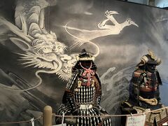 上越市埋蔵文化財センター
春日山城の百名城スタンプを押す