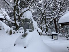 番人も雪に埋もれる