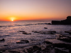 この日は雲もなく、夕日が水平線に沈むのが見えました。