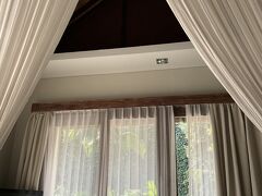 この日の宿はKajane Mua。写っているのは天蓋だと思ってたのですが、蚊帳だったと気づいたのもまた後の話。