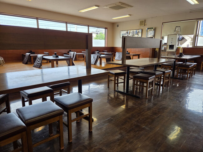 店内はかなり広め<br />座席数多いのでランチタイムでも待ちは少なくすみそう