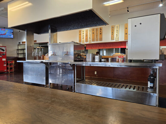 セルフスタイルのお店みたい<br />カウンターでまずは注文！