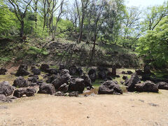11:36 湯殿跡庭園

一乗谷で一番古いようです。