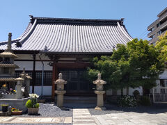 泉立寺
　JR高松駅から徒歩約7分くらいのところにある日蓮宗の寺院です。
　1654年に開山された寺院です。
　高松藩初代松平頼重公の城代家老であった肥田和泉守が開基で
　肥田家菩提寺であったとのことです。
　
　
　
