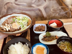 飛騨牛の味噌焼きも美味しかったけど、小鉢に入った牛肉のしぐれ煮の甘じょっぱさのなかに、千切りの生姜が入っていてアクセントになりとてもいいお味でした！