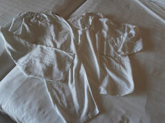 ぶらぶらと夜道を歩き　テラスクラブへ帰ります

パジャマは上下分れたタイプ

おやすみなさい(-_-)zzz
