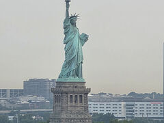 いよいよ下船地・ニューヨーク！NYといえばこれ。
