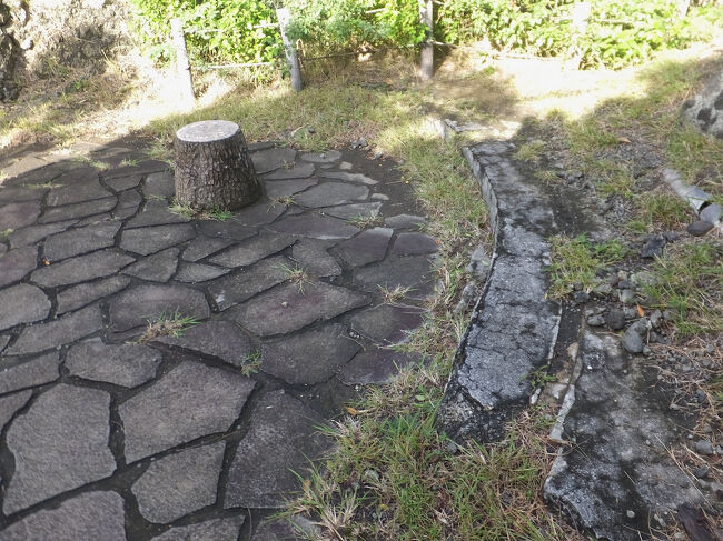 高射砲の台の跡。