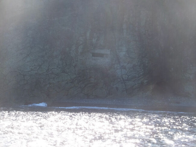 湾の中の小島のトーチカの跡。<br />もし戦闘になって孤立したら補給一切なさそう。