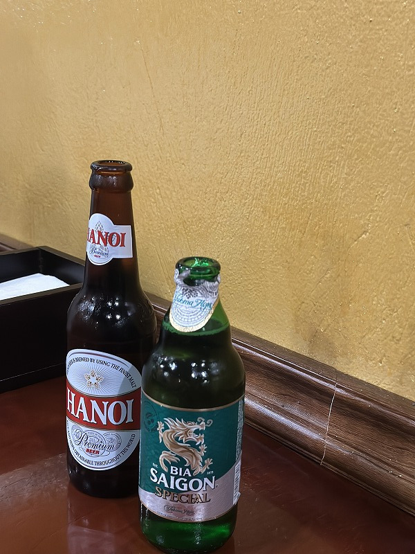 ベトナムビール。<br />私は手前のサイゴンビールが好きです。