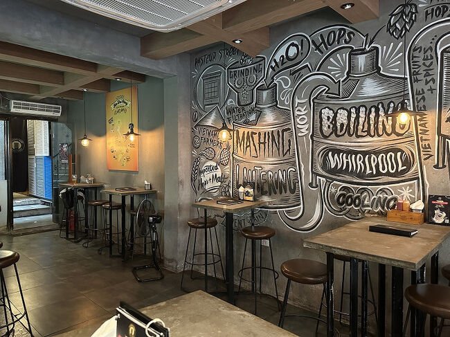 お昼だからか空いていました。