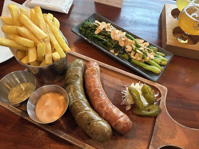 おつまみに色々注文。