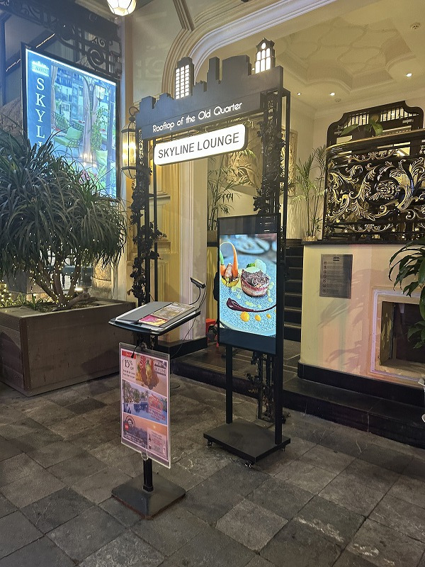 ◎Skyline Lounge<br />ハノイティラントホテルの14F＆15Fにあるルーフトップバー。<br />このホテルの入口から入ります。