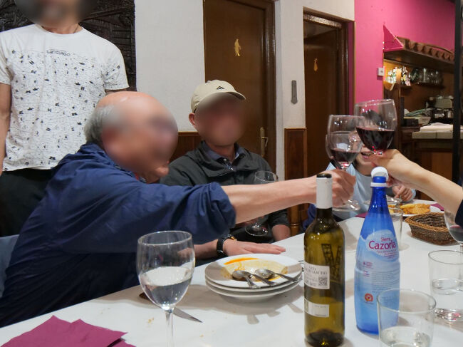 何故か乱入してきたBグループのおっさん<br /><br />