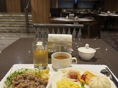 4日目最終日
朝食はホテル地下1階にあるビュッフェスタイルのレストランで、ルーロー飯など頂きました
朝食時間は平日7:00～9:30、土日7:00～10:00