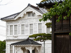 旧東田川郡会議事堂（鶴岡市立図書館 藤島分館）