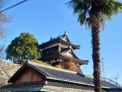 最初は大和郡山城に向かいます。
織田信長時代に筒井順慶が築城、豊臣秀長が百万石の居城とし、大改修を行い完成させた城です。