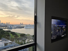 部屋からの夕景です