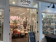 SoHa LIVINGさん。素敵なハワイの雑貨がたくさんあります。