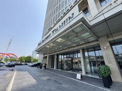 ホテル着
空港から約30ｋｍ３０分の乗車で52元＝1040円、安い安い
さて、11：30だけどチェックイン出来るかな？