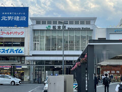 昼食前に松本駅に到着。松本では４泊します。あいにくの曇天です。
