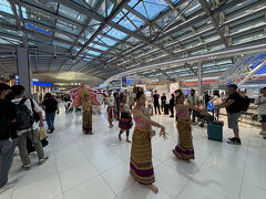スワンナプーム空港で賑やかに見送られ、タイベトジェットでまず目指すはダナン。