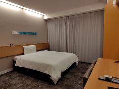 今回の宿は、「ベッセルホテル石垣島」です。
離島ターミナルから歩いて6分くらい？

こちらもJALイージーホテルのセールで
かなりお手頃料金で出ていたので・・・

今回は離島へ行っちゃうし
寝るだけだから石垣中心部のホテルでいいよね。