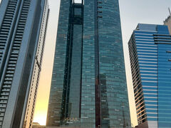 シャルジャ空港から約40分でシェラトン・グランド・ドバイ到着！
朝5時半到着で、チェックインまで30分程ありましたが、入れて貰えましたv
