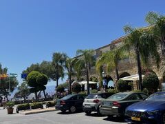 ホテル到着

スペインには100近くの国営ホテルがあって、パラドールっていうんだって