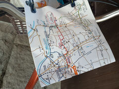 １時間歩き、穂高駅前の「しなの庵」さんに到着

おススメサイクリングコースを教えていただき、見やすい地図を自転車に付けてくれるやさしさ。。。感動。
暑いので、電動自転車に変更させてもらいました。ゆるやかな坂道があり電動自転車にして正解でした。
