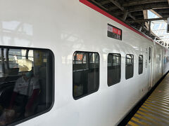 屏東駅から特急
自強号に乗ります