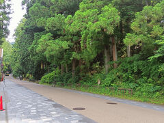 西参道バス停に到着　（9：59）
