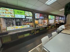 折角バンコクに来たので素通りするのは勿体ないので、来た証に地下のマジックフードコートで