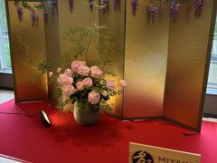 本日の宿泊ホテル「京都都ホテル」荷物を預けて息子宅へ向かいました。

着物を着る時は荷物が多くなるので、歩かなくても良い駅前の京都ホテルが、定宿です。