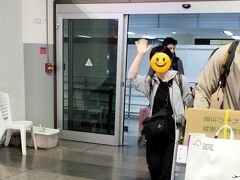 6月9日（月）バンコク1日目

予定より少し早く 姪っ子ちゃん登場。
会いたかったよ～
今日から1週間、仲良く遊ぼうね♪