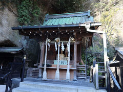 銭洗弁財天宇賀福神社