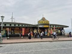 函館ベイエリアの代名詞・ラッキーピエロ。

憩室出血から脂物とお酒を控えめにしているので、食べるものが・・
カフェラテだけ飲みに行けばよかったかな。
（完食しなければいいだけなんですけどね）