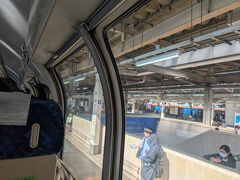 東京駅からもグリーンに乗っちゃいました。　旅行気分ですから・・・。
行きと違って途中下車しているので、高くつきますけど・・・。

